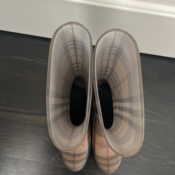 Burberry Haymarket Nova Check rain boots size 36. Excellent condition - Picture 3 of 16